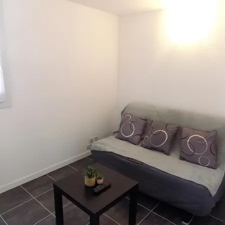 Palais Sur - Adorable En Avec Piscine Collective