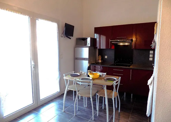 Palais Sur - Adorable En Avec Piscine Collective Apartament *